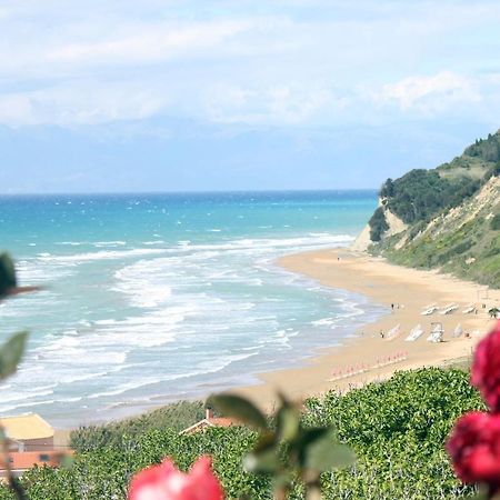 Thomas Bay Hotel Агиос Стефанос Экстерьер фото