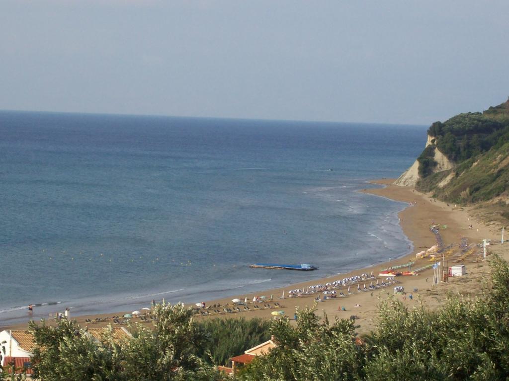 Thomas Bay Hotel Агиос Стефанос Экстерьер фото